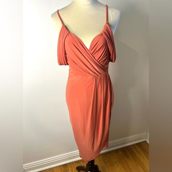 Charlotte Russe Dresses & Skirts - Charlotte Russe Salmon Off The Shoulder Y2K Bodycon Midi Dress SZ M EUC